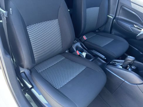 Used 2021 Nissan Versa S FWD image 11