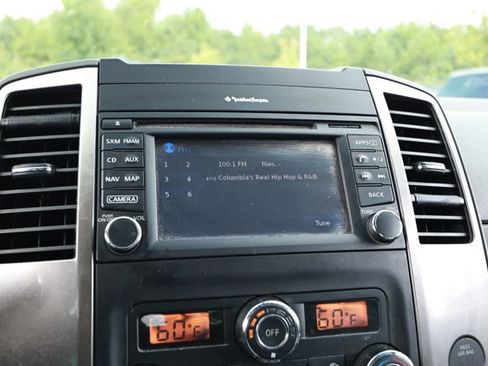 Used 2019 Nissan Frontier SL RWD image 16