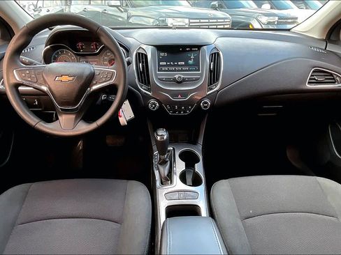 Used 2017 Chevrolet Cruze LT image 13