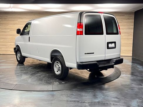 Used 2025 Chevrolet Express 2500 w/ Driver Convenience Package RWD image 18