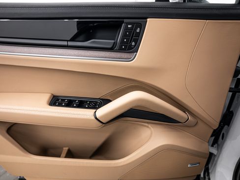 New 2026 Porsche Cayenne S image 17