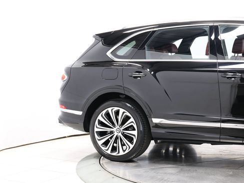 Used 2022 Bentley Bentayga AWD/4WD image 79