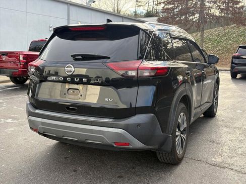 Used 2021 Nissan Rogue SV w/ Premium Package image 5