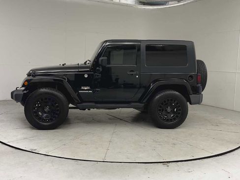 Used 2010 Jeep Wrangler Sahara AWD/4WD image 7