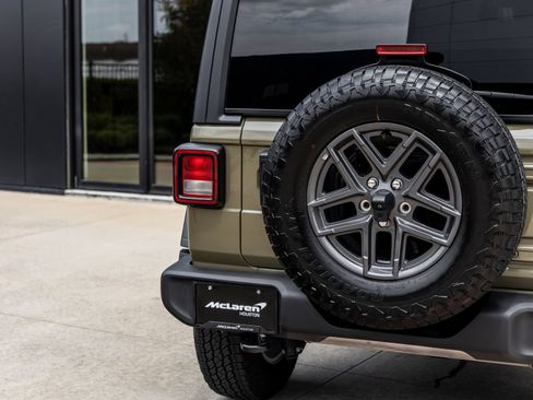 Used 2026 Jeep Wrangler Sport AWD/4WD image 11