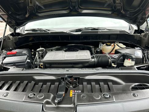 Used 2020 Chevrolet Silverado 1500 Custom w/ Custom Value Package AWD/4WD image 25