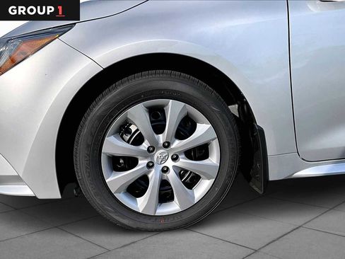 Used 2025 Toyota Corolla LE image 11