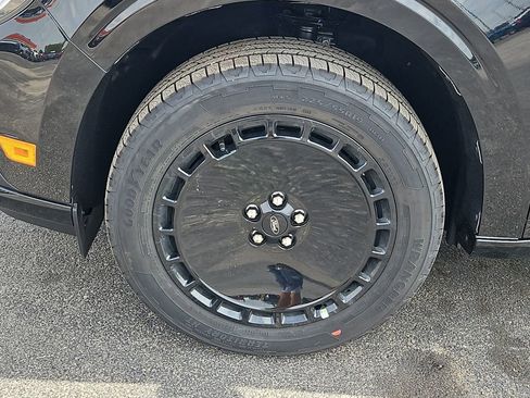 New 2025 Ford Maverick Lobo image 17