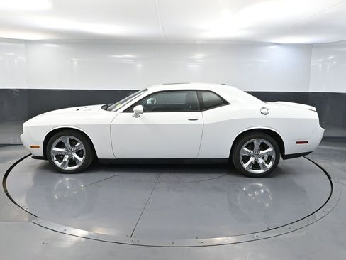 Used 2013 Dodge Challenger R/T image 9