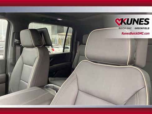 New 2026 GMC Yukon XL Elevation image 18