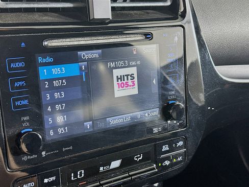 Used 2017 Toyota Prius Four image 19