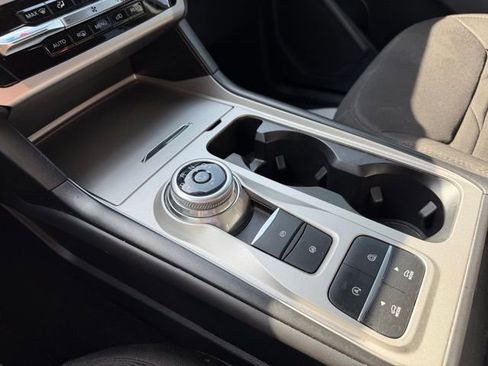 Used 2021 Ford Explorer XLT image 29