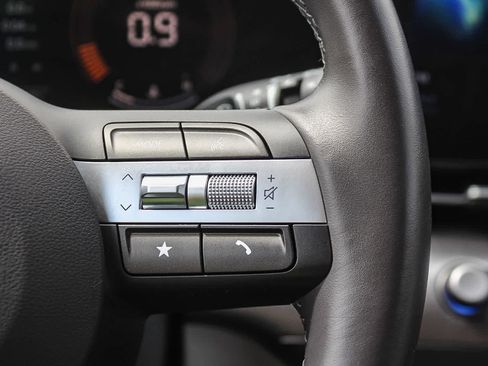 Certified 2025 Hyundai Kona SEL AWD/4WD image 31