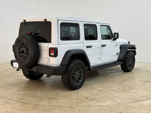 Used 2025 Jeep Wrangler Unlimited Sport AWD/4WD image 9
