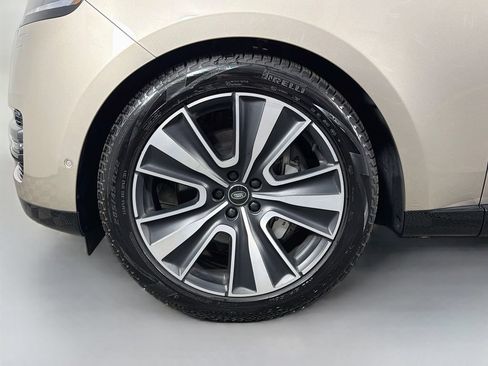 Used 2025 Land Rover Range Rover SE AWD/4WD image 33