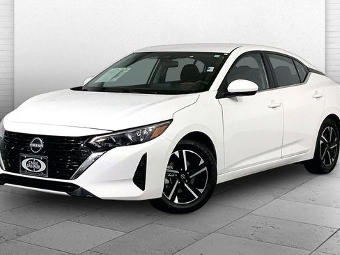 Used 2025 Nissan Sentra SV FWD image 12