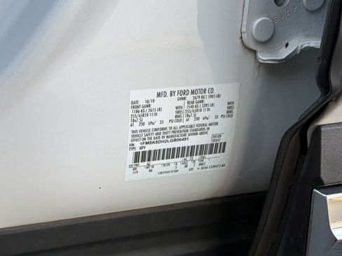 Used 2020 Ford Explorer XLT w/ Comfort Package image 30