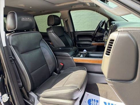 Used 2018 Chevrolet Silverado 1500 High Country image 12