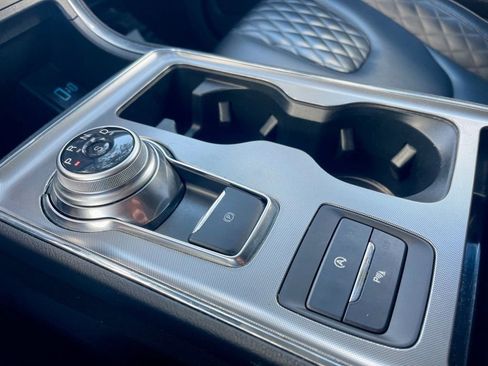 Used 2024 Ford Edge Titanium image 14