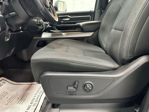 Used 2019 RAM 1500 Big Horn AWD/4WD image 12