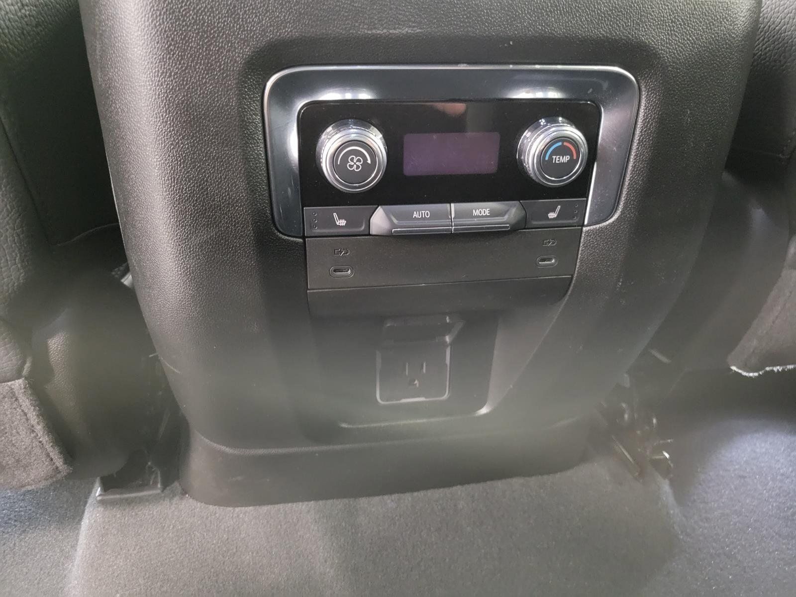 Used 2025 GMC Yukon XL Denali AWD/4WD image 50