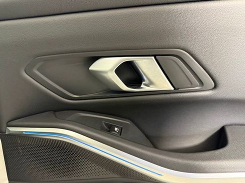 Used 2025 BMW 330i xDrive Sedan w/ Convenience Package image 28