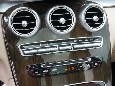 Used 2017 Mercedes-Benz GLC 300 image 19