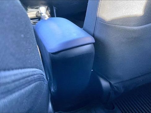 Used 2022 Toyota C-HR XLE image 33