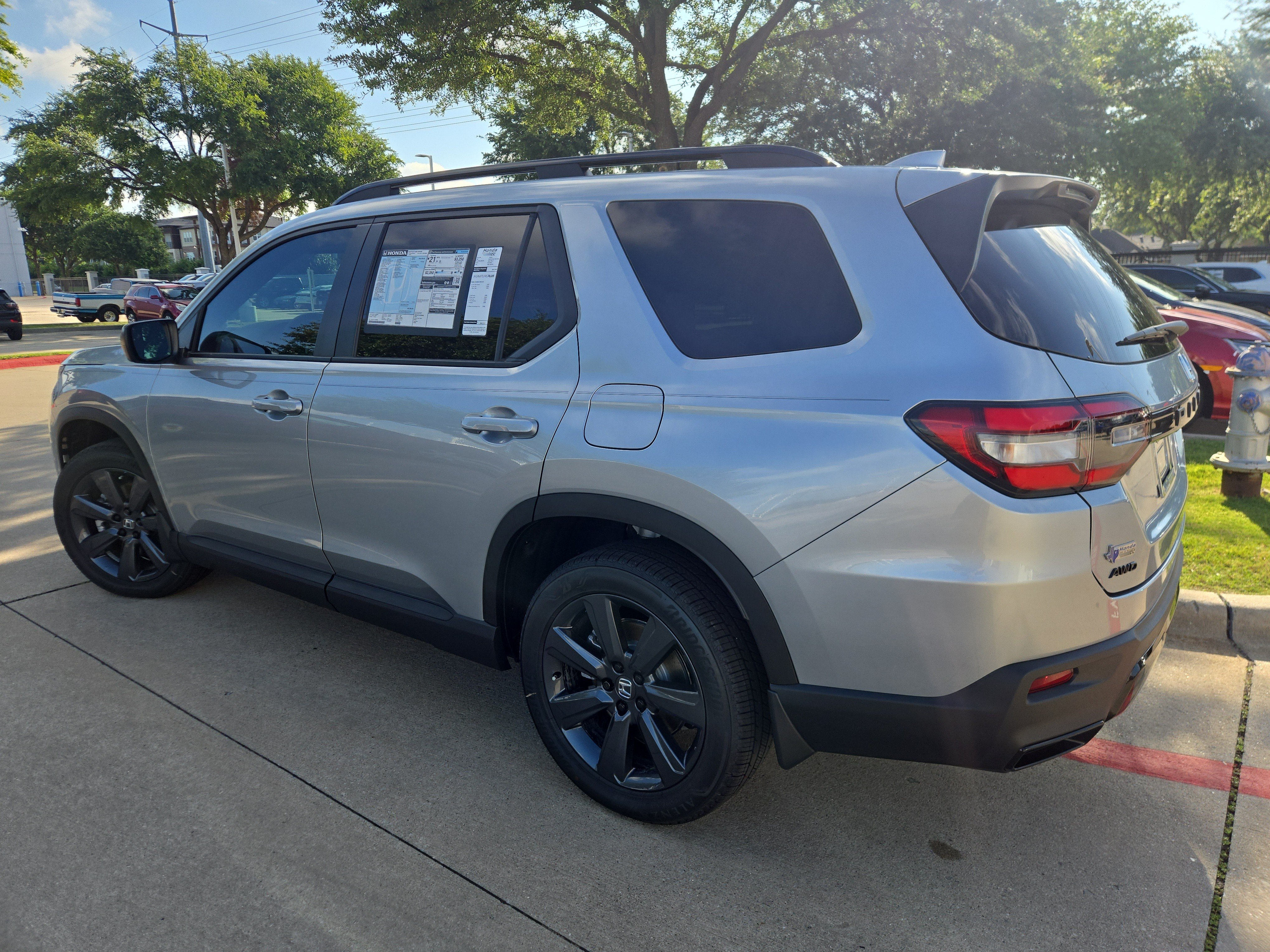 New 2026 Honda Pilot Sport image 7