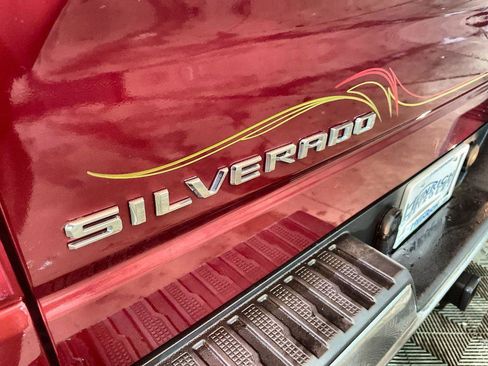 Used 2023 Chevrolet Silverado 1500 LT w/ Convenience Package II image 30