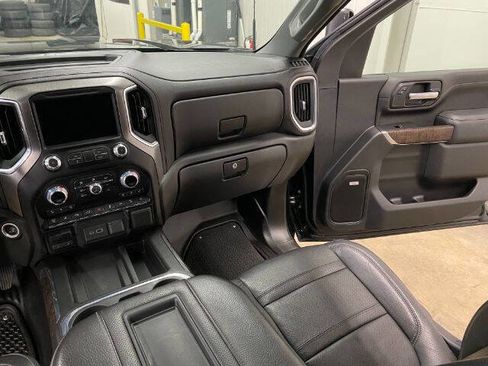 Used 2021 GMC Sierra 3500 Denali w/ Denali Black Diamond Edition image 20