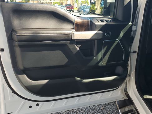 Used 2019 Ford F150 Lariat image 18