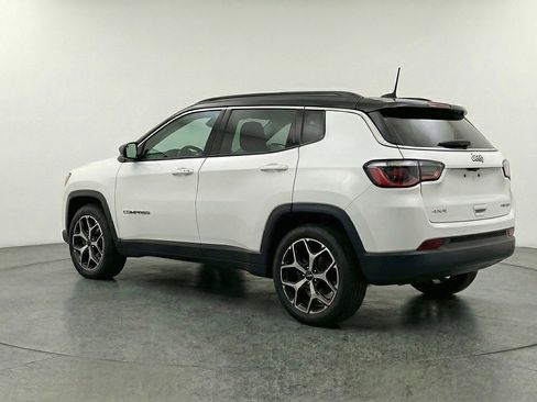 Used 2025 Jeep Compass Limited image 6
