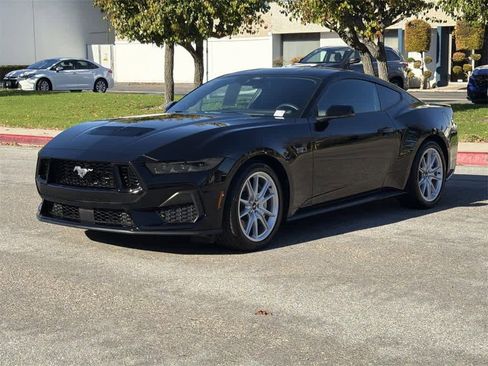 Used 2025 Ford Mustang GT Premium image 8