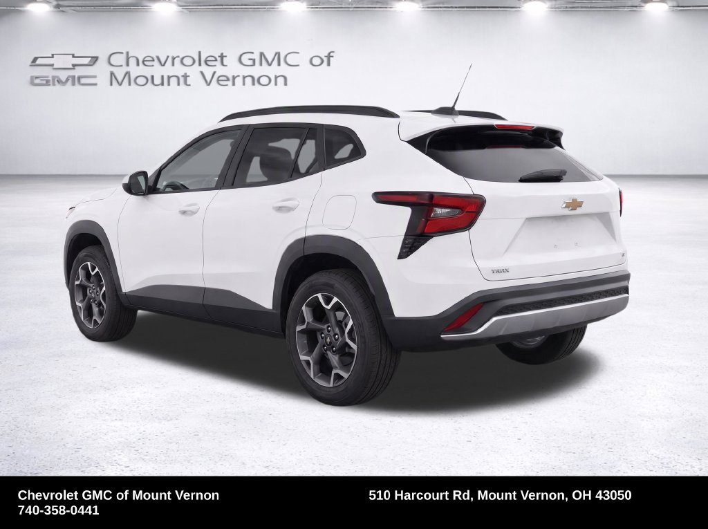 Used 2025 Chevrolet Trax LT FWD image 35