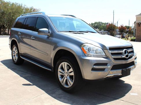 Used 2012 Mercedes-Benz GL 450 4MATIC image 2