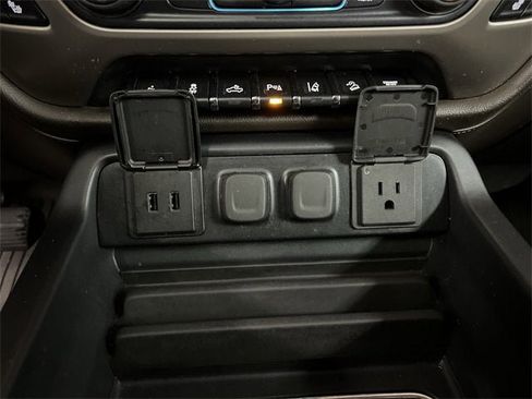 Certified 2019 GMC Sierra 2500 Denali w/ Duramax Plus Package image 35