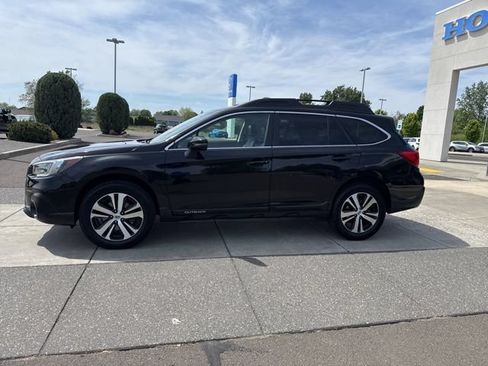 Used 2019 Subaru Outback 3.6R Limited AWD/4WD image 12