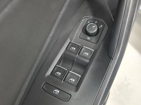 Used 2023 Volkswagen Jetta SE FWD image 24