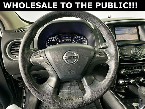 Used 2013 Nissan Pathfinder SV image 12