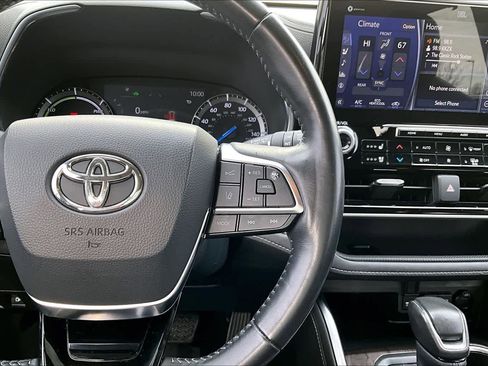 Used 2020 Toyota Highlander Platinum AWD/4WD image 25