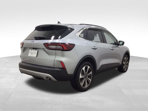 Used 2023 Ford Escape Platinum image 4