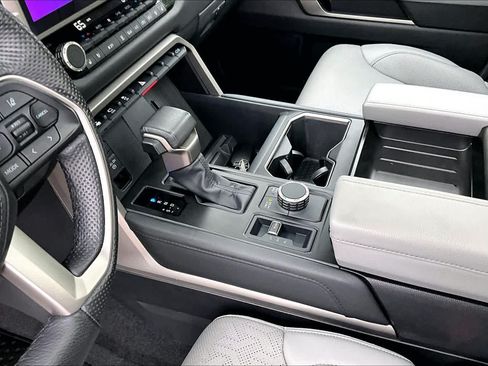 Used 2025 Toyota Tundra Limited AWD/4WD image 16