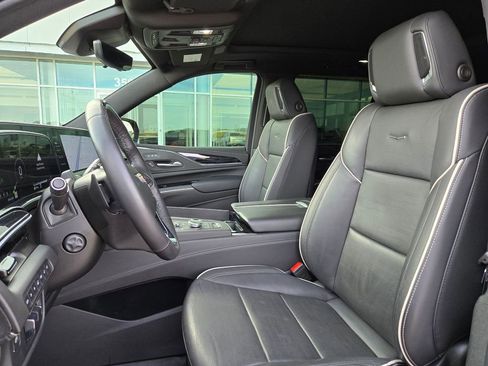 Certified 2024 Cadillac Escalade Sport w/ Touring Package image 28