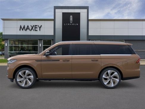 New 2026 Lincoln Navigator L Black Label AWD/4WD image 72