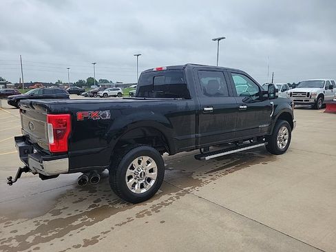 Used 2017 Ford F250 Lariat w/ Lariat Ultimate Package AWD/4WD image 3