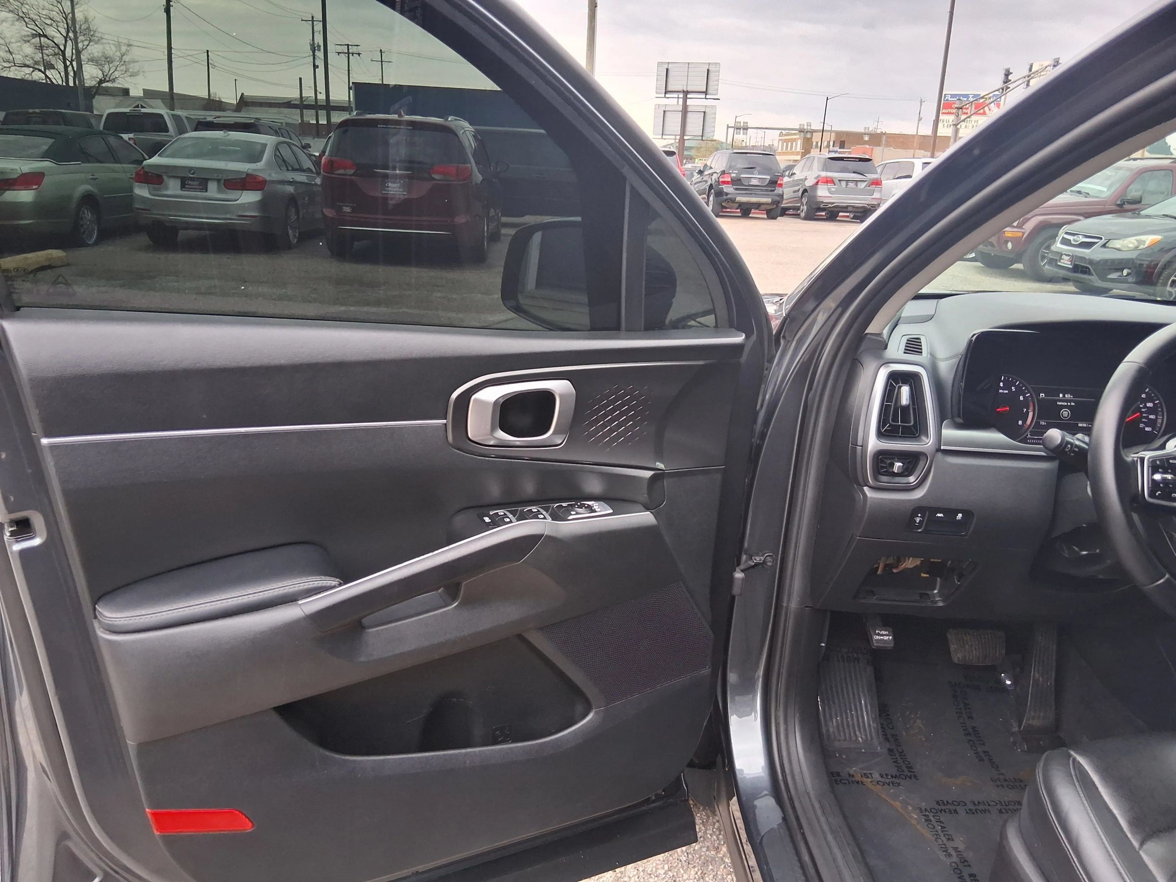 Used 2021 Kia Sorento S AWD/4WD image 12