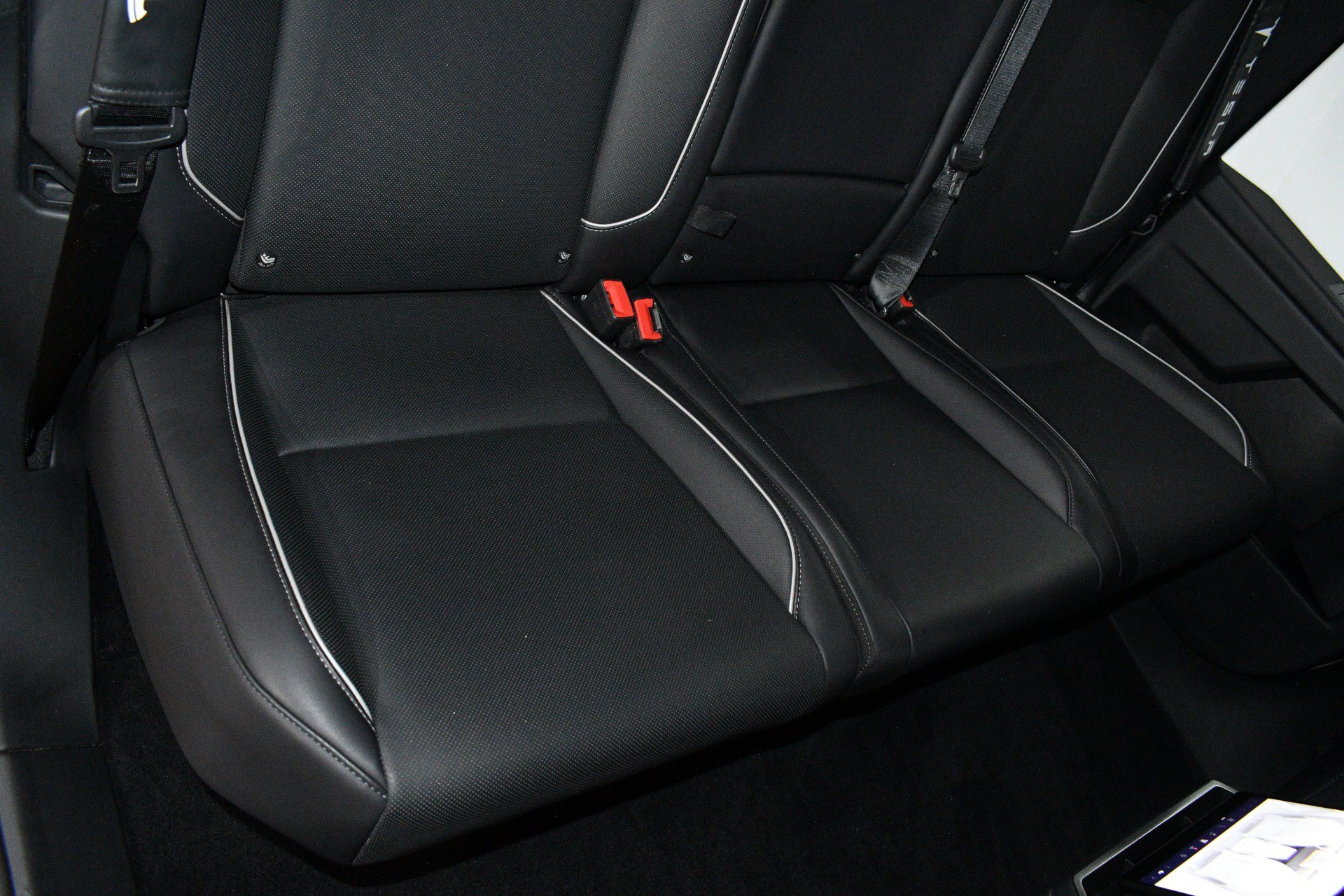 Used 2024 Tesla Cybertruck AWD Crew Cab image 20