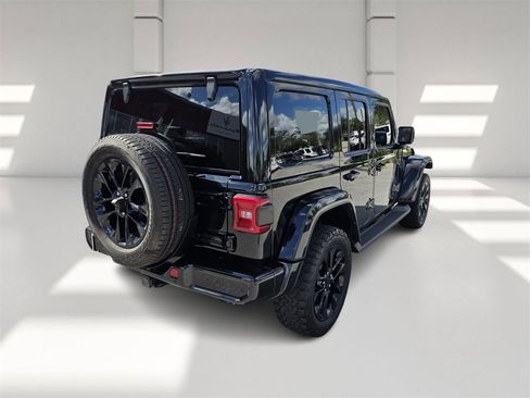 Used 2021 Jeep Wrangler Unlimited Sahara image 4