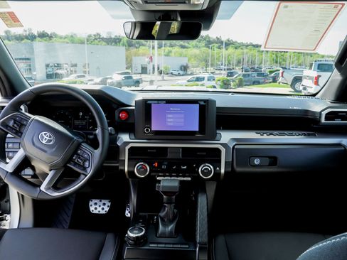 Certified 2025 Toyota Tacoma TRD Sport AWD/4WD image 30